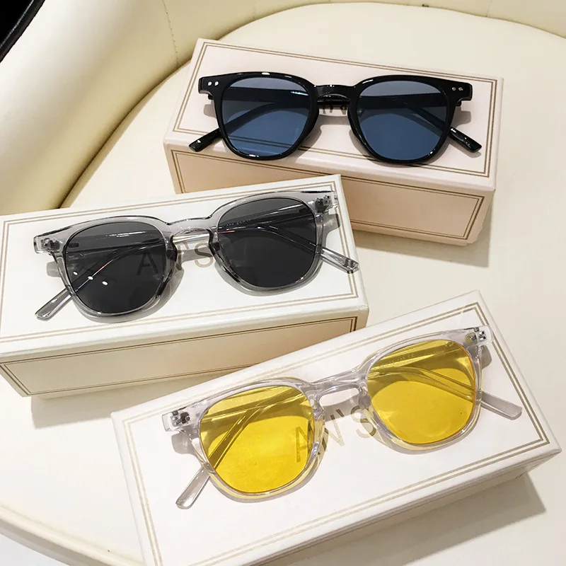 Vintage Square Grey Sunglasses - đánh giá và giá Designer Sunglasses